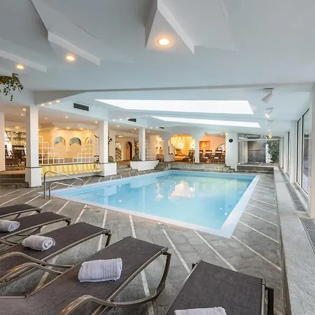 Hotel Ferien & Wellnesshotel Windschar Brunico