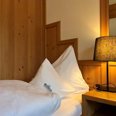 Ferien & Wellnesshotel Windschar Brunico