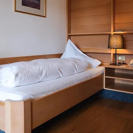 Ferien & Wellnesshotel Windschar 4* Brunico
